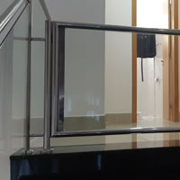 BH INOX | Portão para Escadas em Vidro em Aço Inox